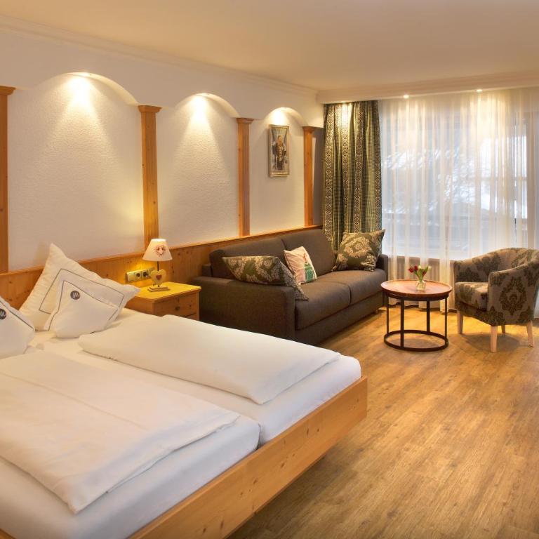 Hotel Menning ***S - Comfort Doppelzimmer mit Balkon - 8