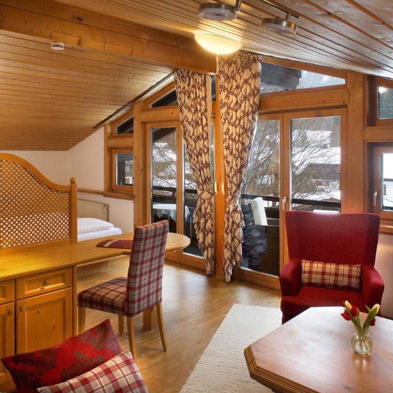 Hotel Menning ***S - Deluxe Doppelzimmer mit Balkon - 3