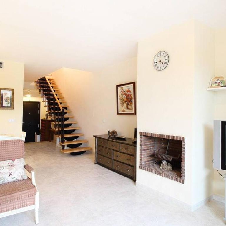 Sistachrentals Casa La Pletera 374 con jardin privado y piscina comunitaria - Three-Bedroom House - 8