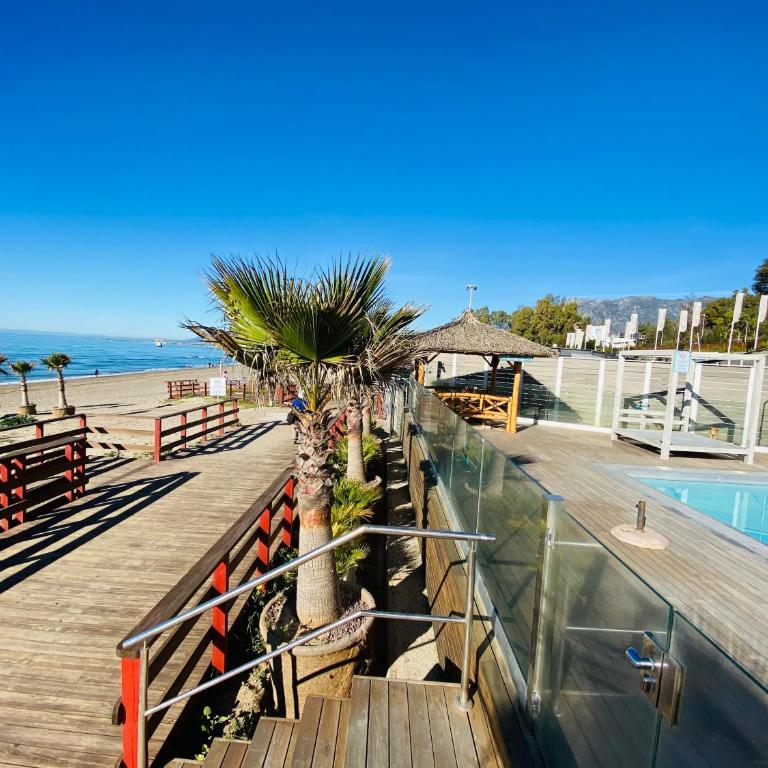 Apartments with tropical garden and sea water pool - One-Bedroom Apartment - 42