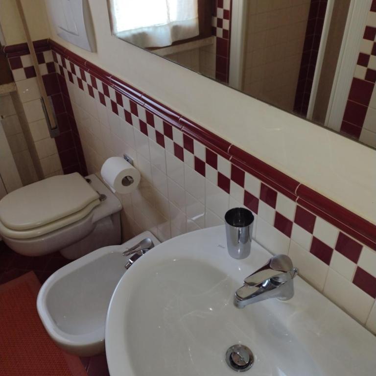 Mazzini Affittacamere - Camera Matrimoniale con Bagno Privato Esterno - 1