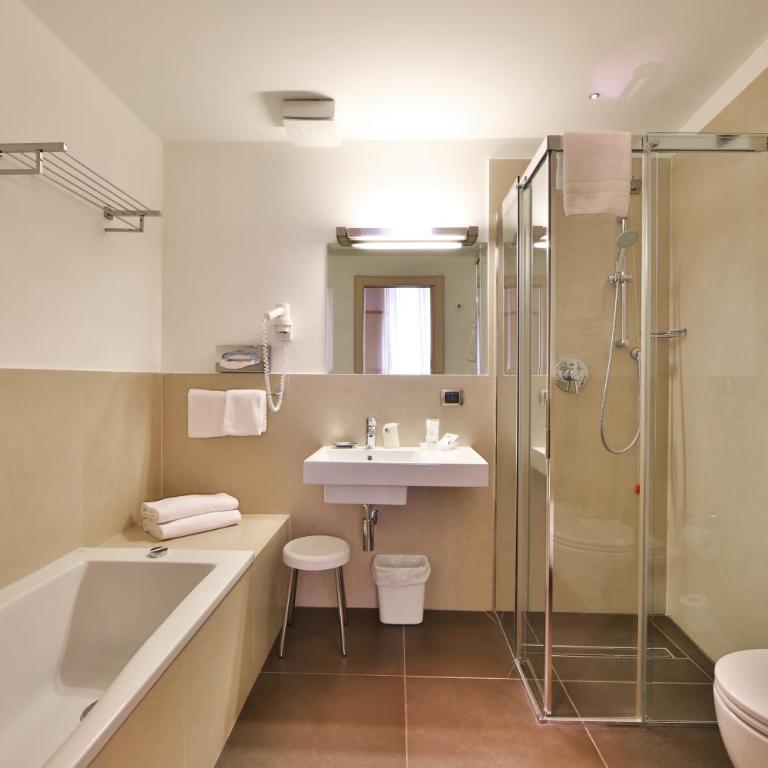 Best Western Hotel Armando - Junior King Suite - 9