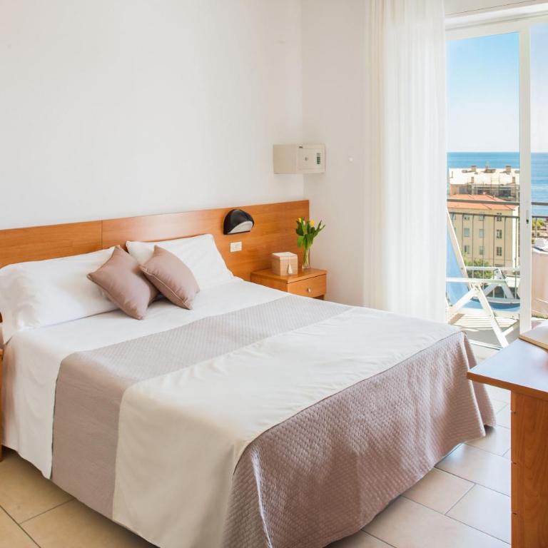 Hotel Europa - Camera Matrimoniale con Balcone e Vista Mare - 2