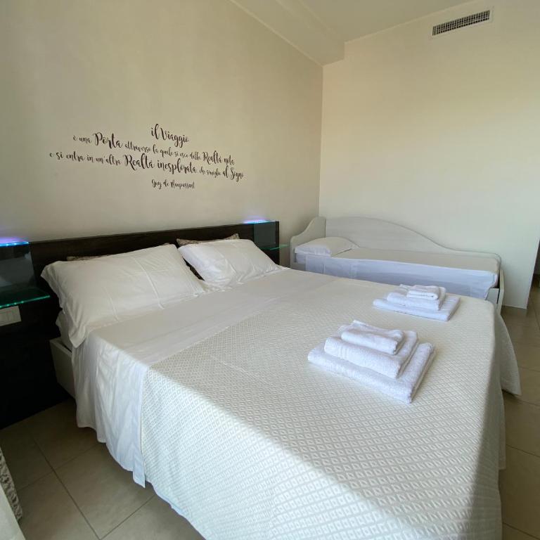 Palazzo Greco B&B - Quadruple Room with Balcony - 3