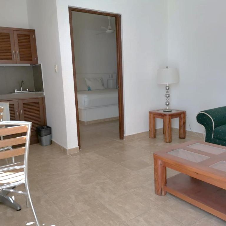 Pelicano Inn Playa del Carmen - Beachfront Hotel - Junior Suite with Sea View - 4