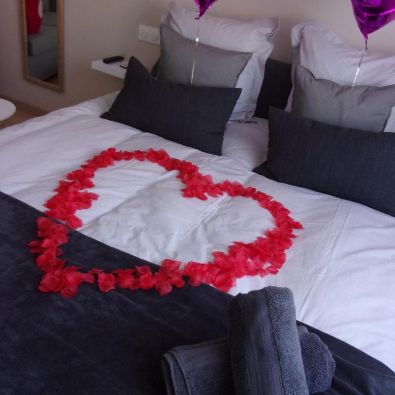 Le Bourget - Envolée Romantique - Comfort Dreibettzimmer mit Dusche - 1