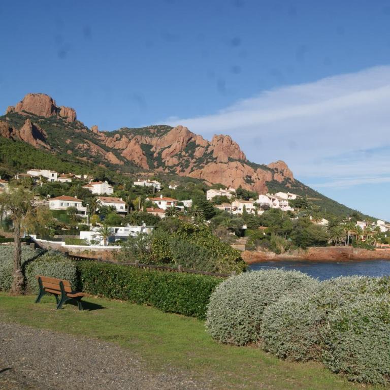 "Location Vue MER et ESTEREL", Cap Estérel Agay-Saint Raphaël, T2, piscines, parking, wifi - Apartment mit 1 Schlafzimmer - 42