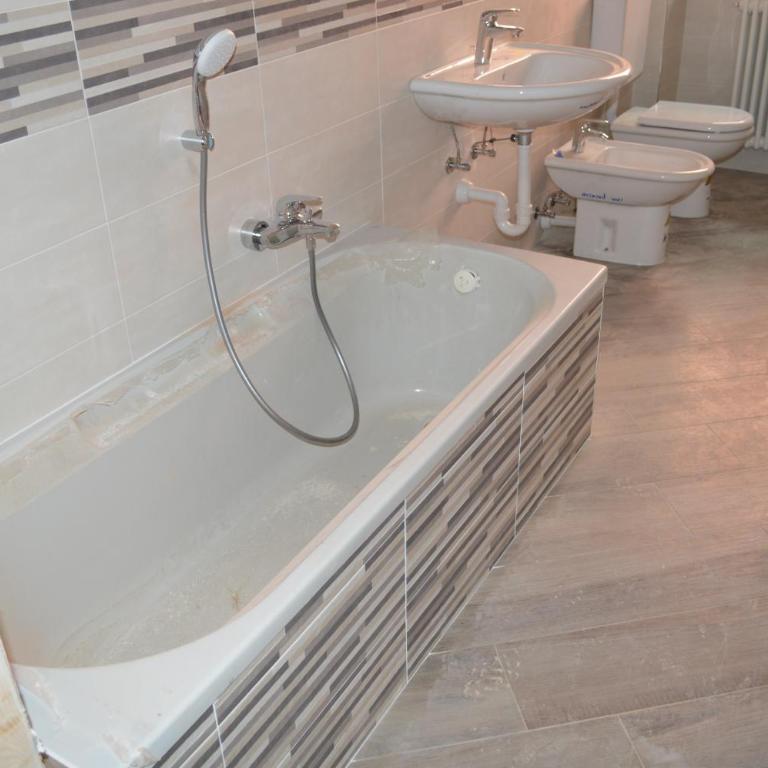 Parravicini Red Flower apartment - Appartamento con 2 Camere da Letto - 3