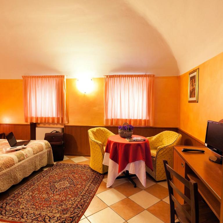 Hotel Antica Fonte - Camera Matrimoniale - 1
