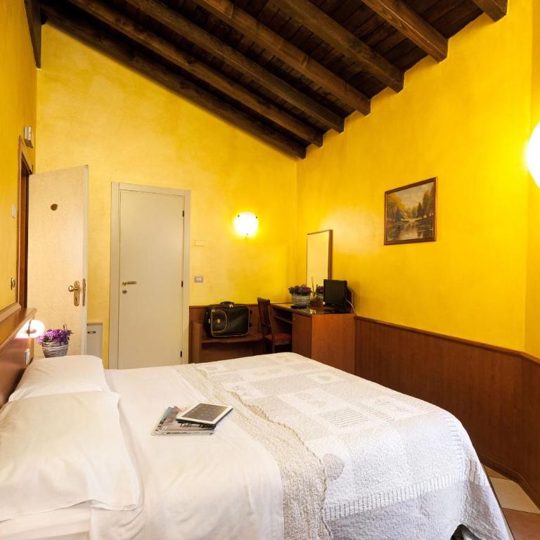 Hotel Antica Fonte - Camera Matrimoniale - 2