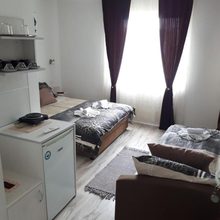 Smeštaj Milenković - Deluks Dvokrevetna Soba sa Bračnim Krevetom - 4