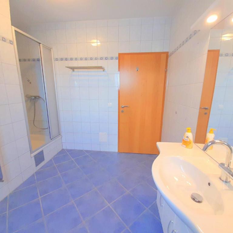 Apartments SteelCity - Apartment mit 3 Schlafzimmern - 14