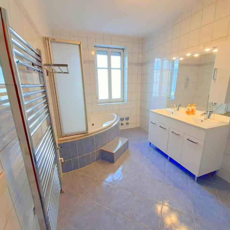 Apartments SteelCity - Apartment mit 3 Schlafzimmern - 1
