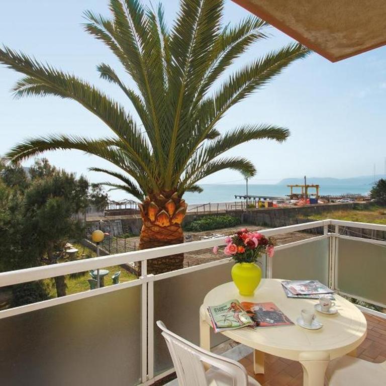 Residence Riviera - Monolocale con Vista Mare - 2