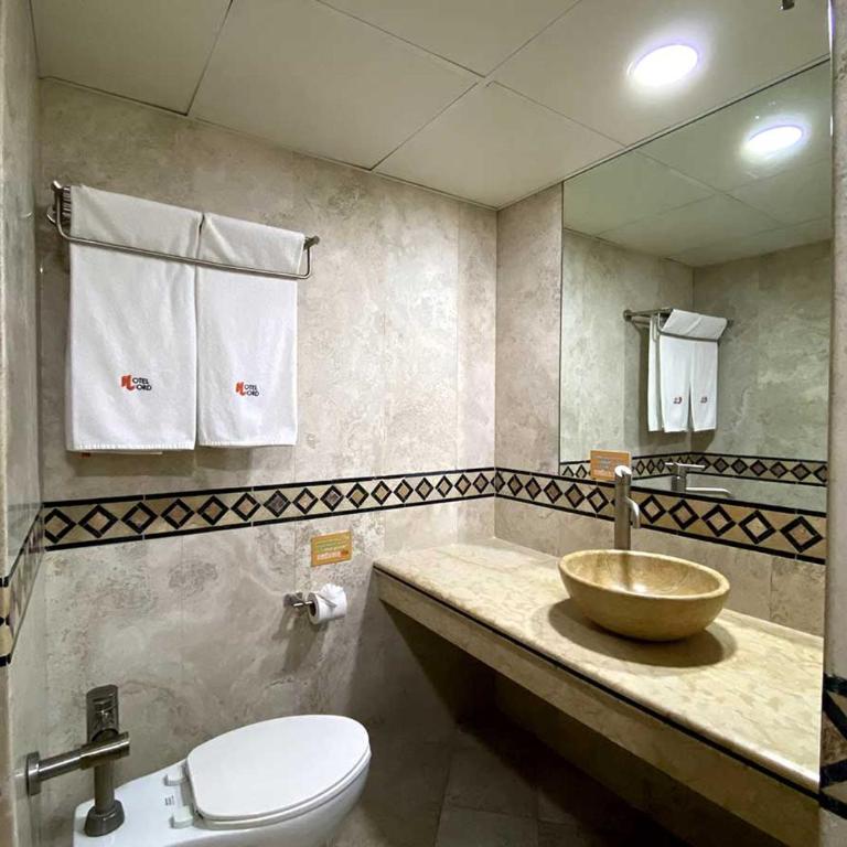 Hotel Lord - Queen Room - 3