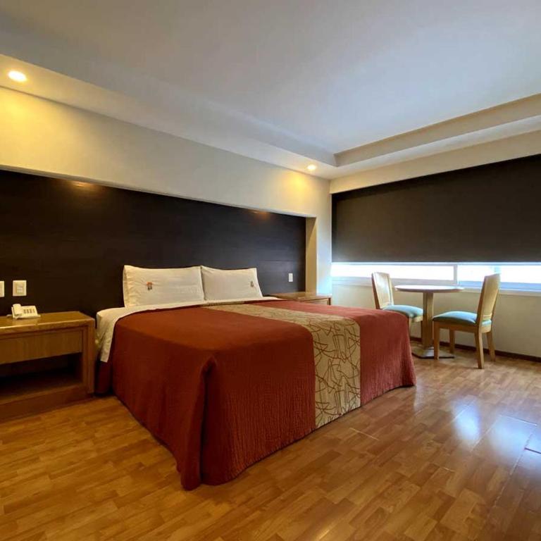 Hotel Lord - Queen Room - 8