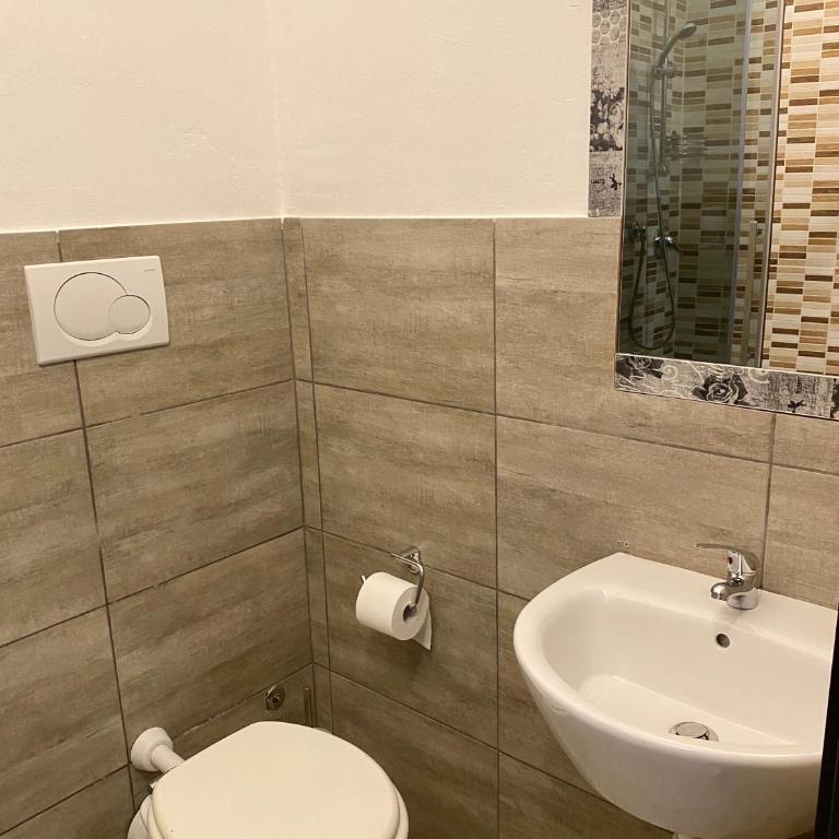 Guest House Minas - Quadruple Room with Private Bathroom - 12