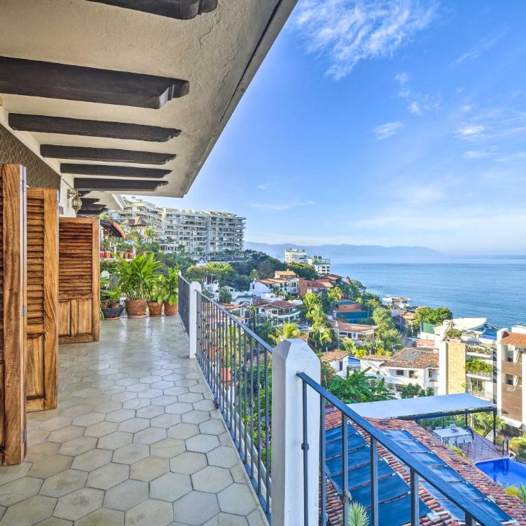 Mid-Century Modern Condo w/ Patio & Ocean Views! - Apartamento - 8