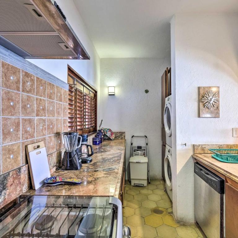 Mid-Century Modern Condo w/ Patio & Ocean Views! - Apartamento - 16