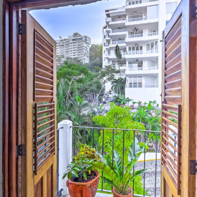 Mid-Century Modern Condo w/ Patio & Ocean Views! - Apartamento - 28