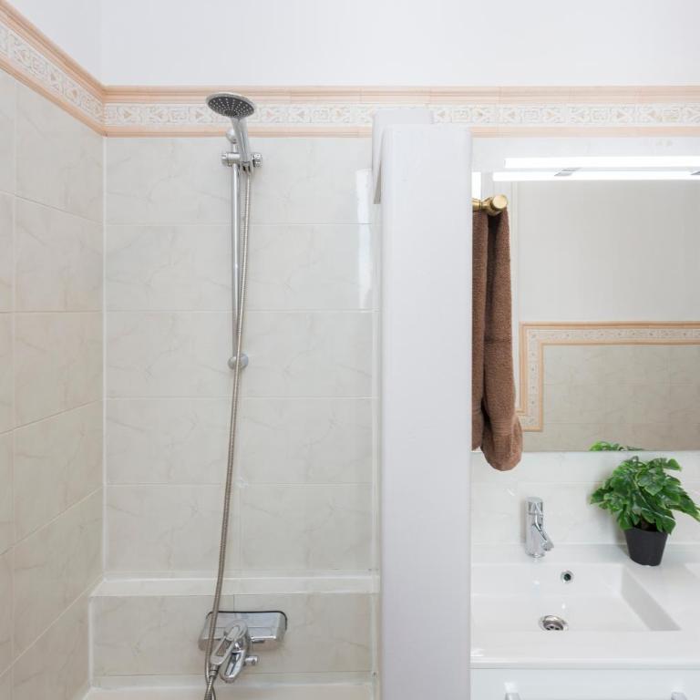 vip LETRAS, by MONARO - Apartment with Balcony - 34