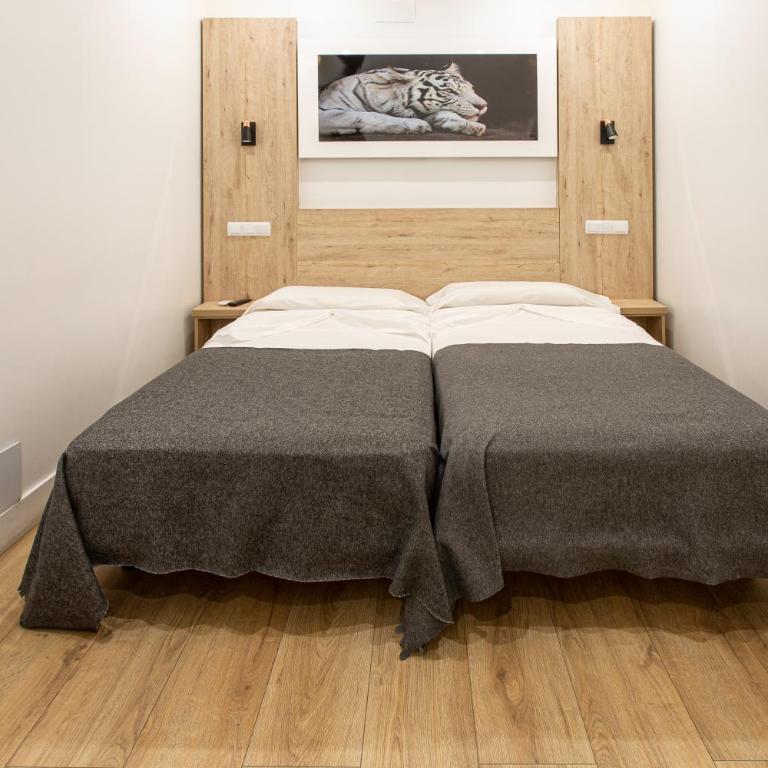 Hostal Manuela by gaiarooms - Standard Double Room - 1