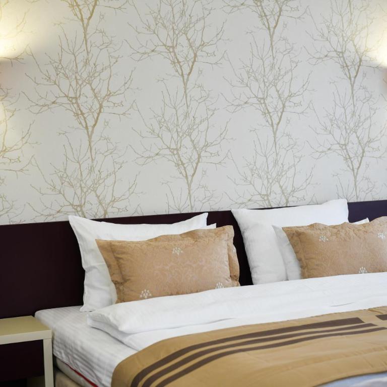 Hotel Zepter Palace - Dvokrevetna Soba sa Bračnim Krevetom - 1