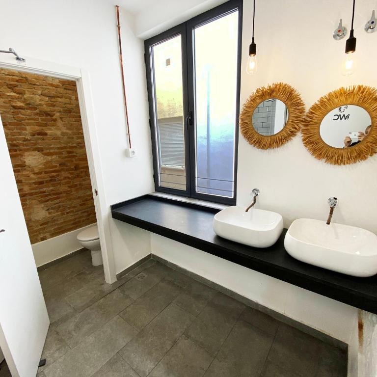 ECO Hostel - Single Bed in 14-Bed Dormitory Room - 8
