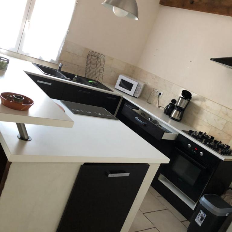 le verso - Three-Bedroom Apartment - 2