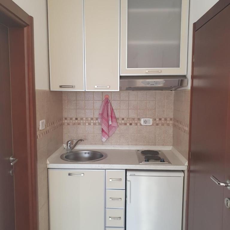 Apartments Boreta - Dvokrevetna Soba sa Bračnim Krevetom sa Balkonom i Pogledom na More - 4