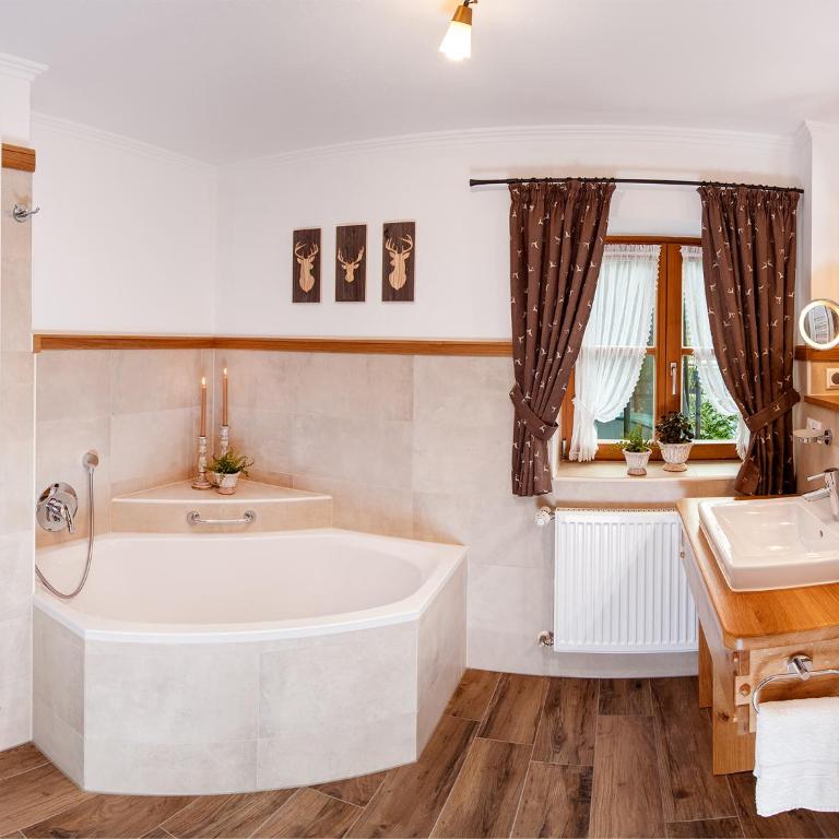 Ferienwohnungen Mayer inkl. Chiemgaukarte - Apartment mit 3 Schlafzimmern - 5
