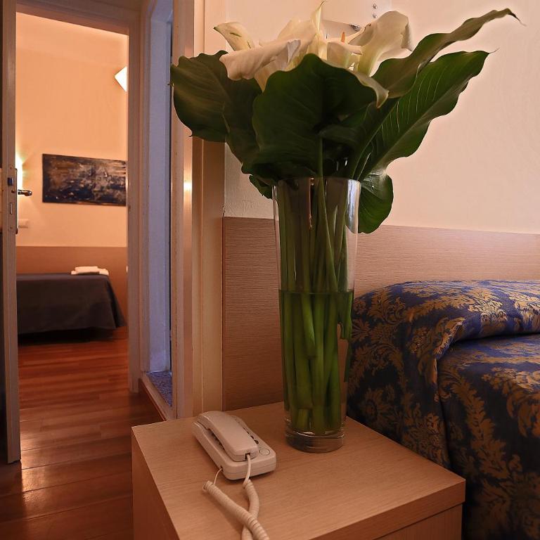 Hotel Castiglione - Two Connecting Double Rooms - 7