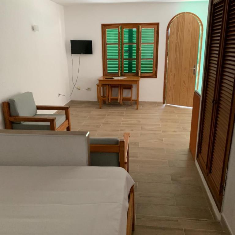 Cotillo Lagos - Estudio - 3