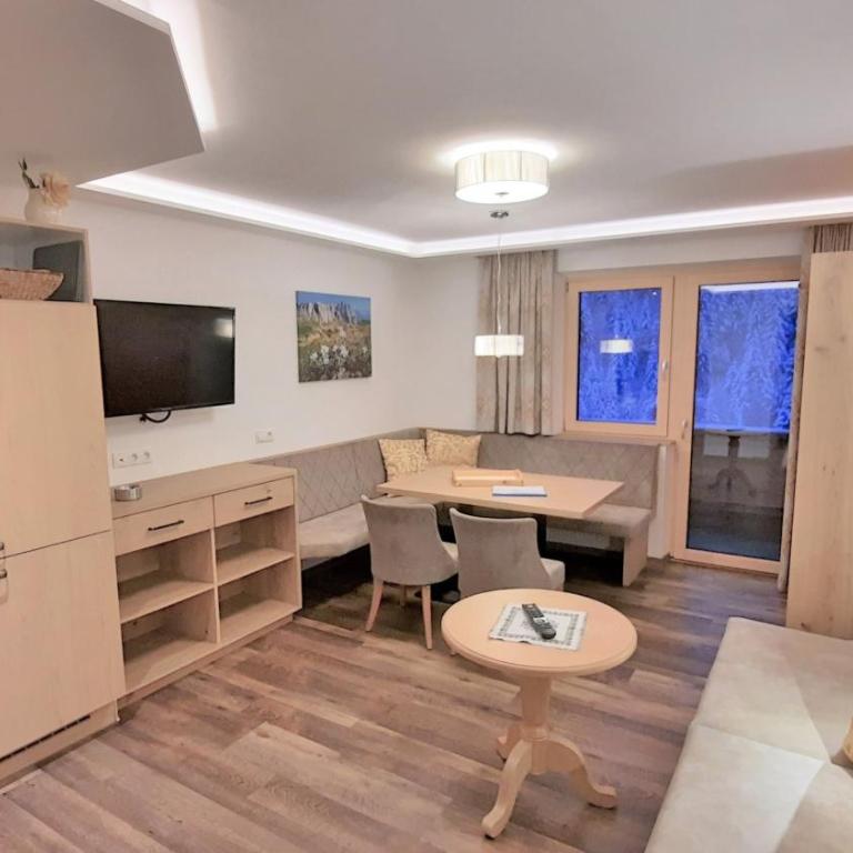 Heimat Apartments - Zillertal - Two-Bedroom Apartment 2 - 5