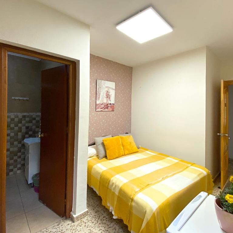 Hostal Azahara - Habitación Individual Estándar con ducha - 5