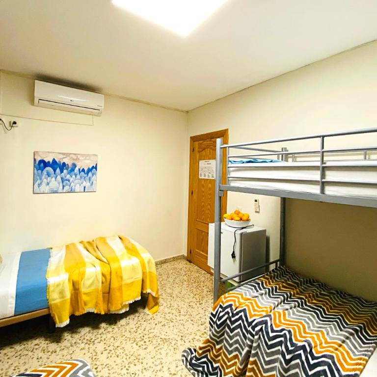 Hostal Azahara - Habitación cuádruple - 5