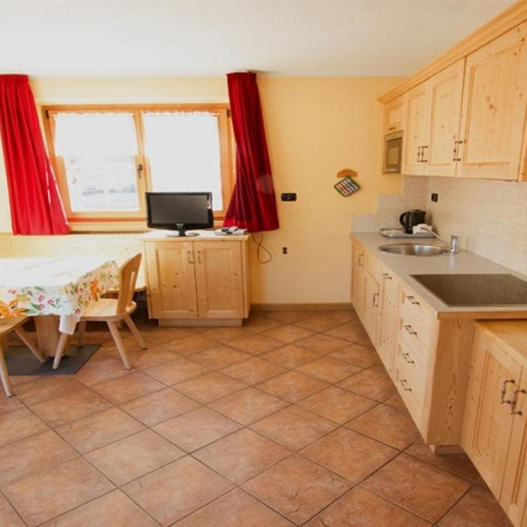 Ski Holidays Apartments - Monolocale Superior - 9