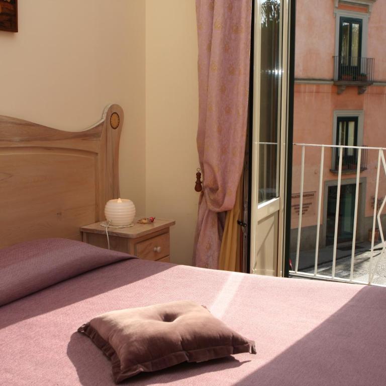 Divina House B&B - Camera Matrimoniale con Balcone - 8