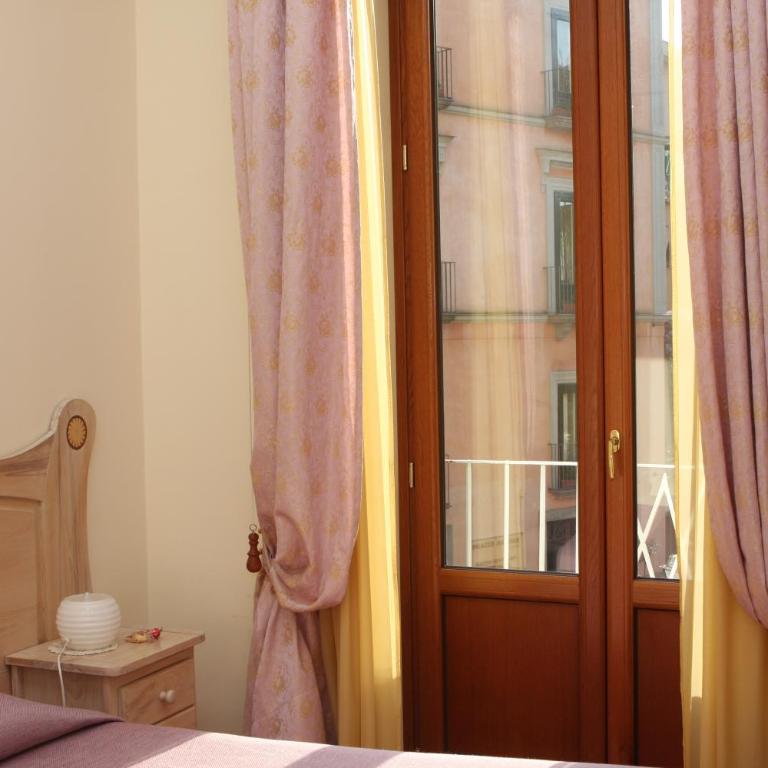 Divina House B&B - Camera Matrimoniale con Balcone - 15