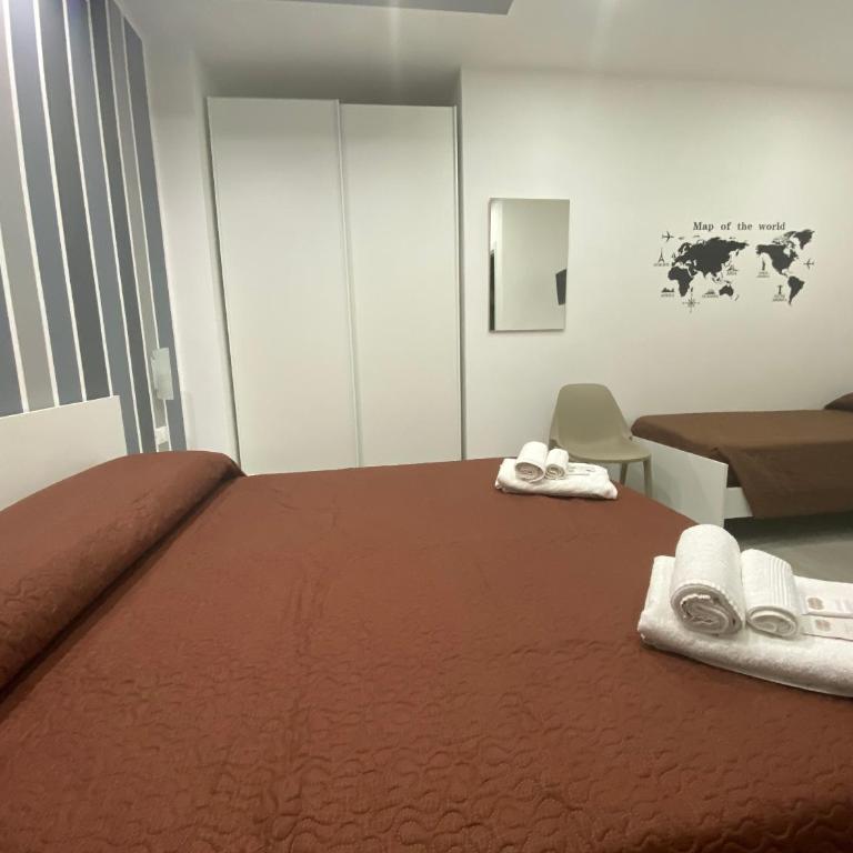 IN CENTRO ROOMS Vicino Cefalù SELF-CHEK-IN - Triple Room with Private Bathroom - 4