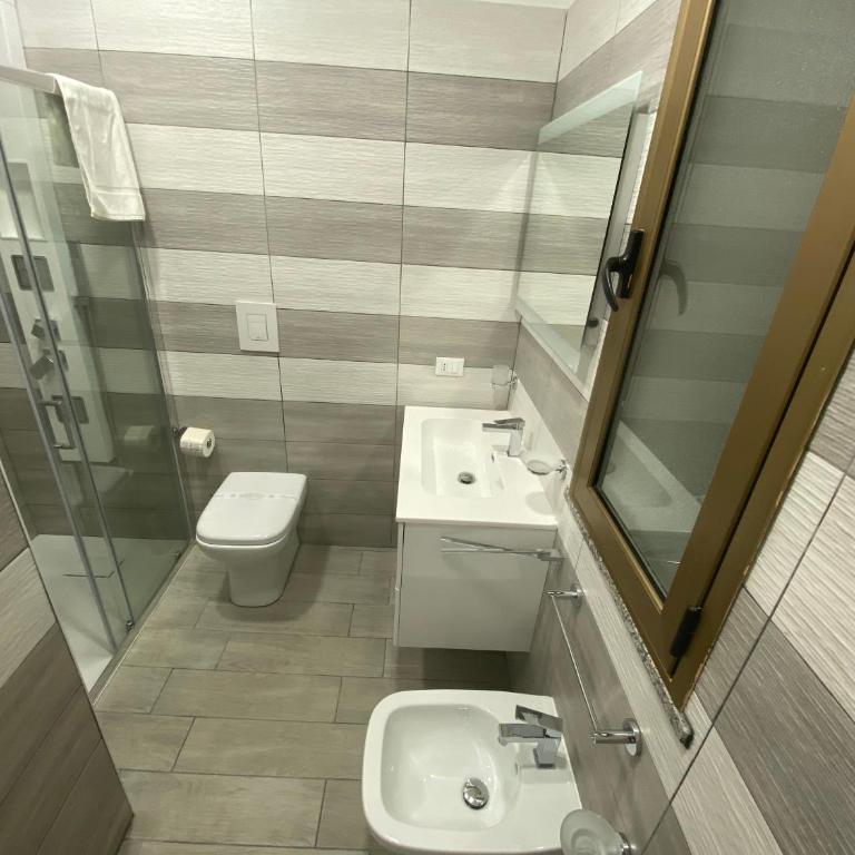 IN CENTRO ROOMS Vicino Cefalù SELF-CHEK-IN - Triple Room with Private Bathroom - 3
