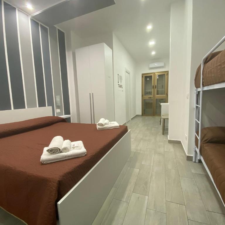 IN CENTRO ROOMS Vicino Cefalù SELF-CHEK-IN - Quadruple Room with Private Bathroom - 5