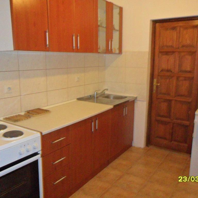 Apartments Sara - Three-Bedroom Apartment with Balcony - 1