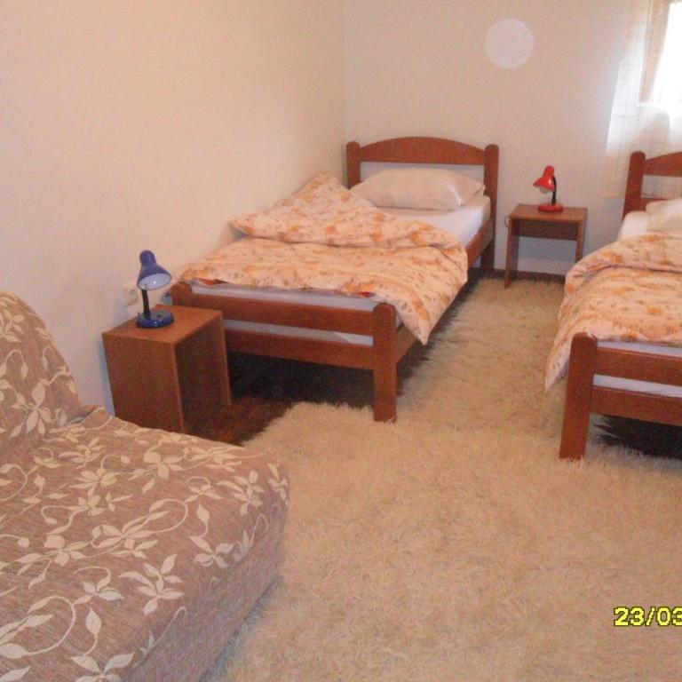 Apartments Sara - Three-Bedroom Apartment with Balcony - 3