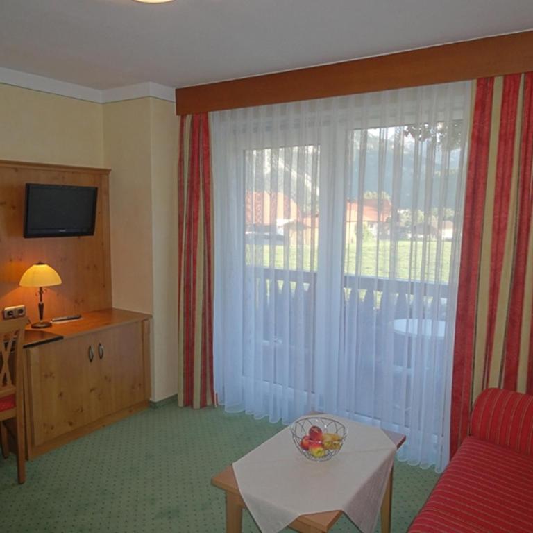 Haus Jäger Ferienwohnungen mit Indoor-Pool inkl. Chiemgaukarte - Apartment mit Gartenblick - 4