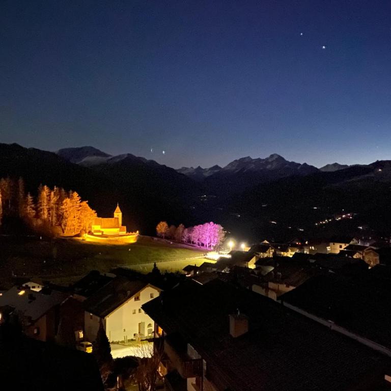 Casa Ansiel - 2.5 Zimmer Ferienwohnung am Sonnenhang von Falera - Apartment mit Blick auf die Berge - 7