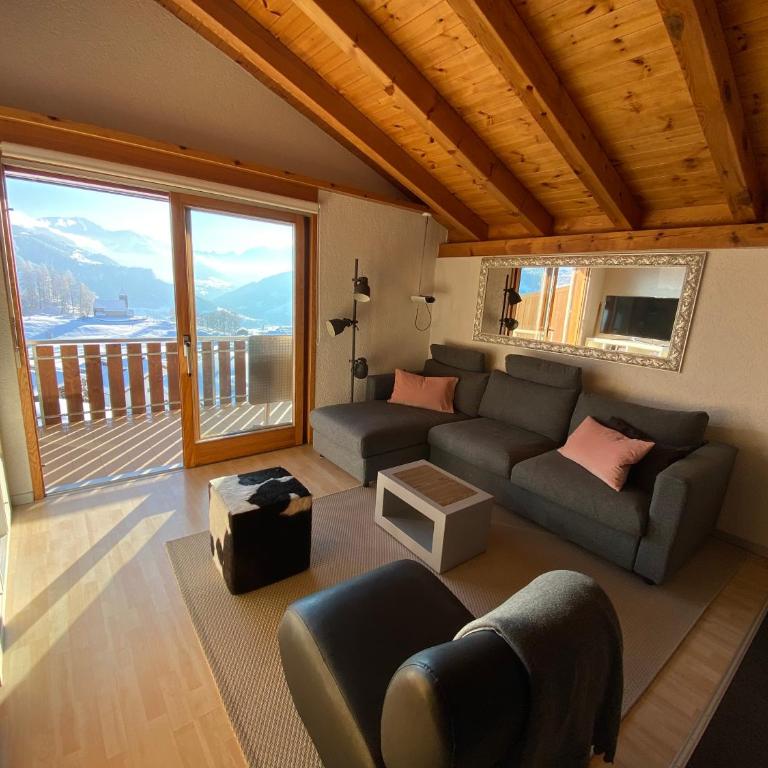Casa Ansiel - 2.5 Zimmer Ferienwohnung am Sonnenhang von Falera - Apartment mit Blick auf die Berge - 8