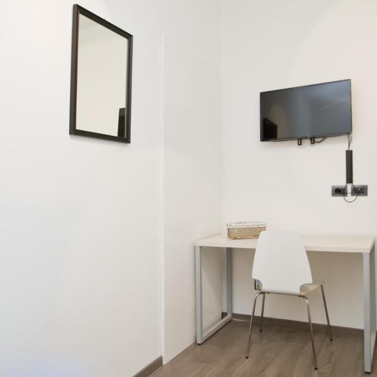 B&B Trieste Plus - Camera Singola con Bagno - 11