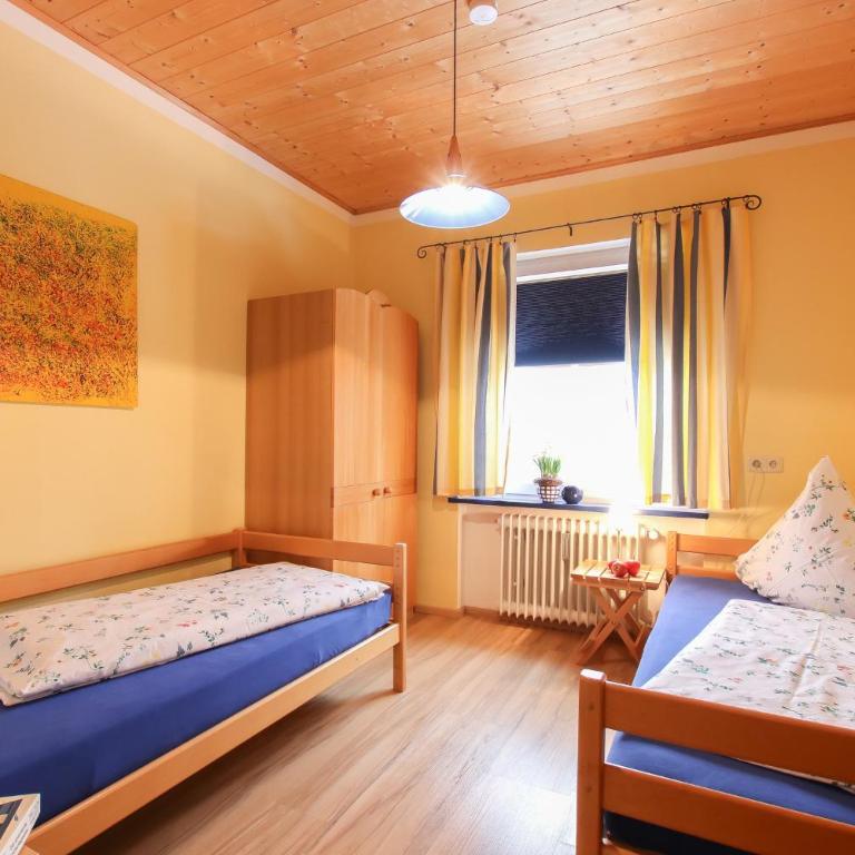 Ferienwohnung Hartwimmer - Chiemgau Karte - Apartment mit Balkon - 7