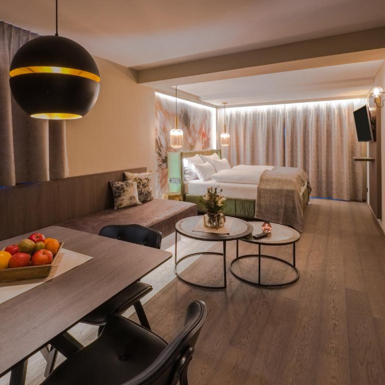 VIER Studios & Restaurant - Studio - 3